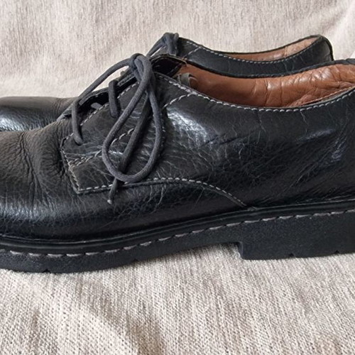 Clarks leather shoes lightly used, size 42