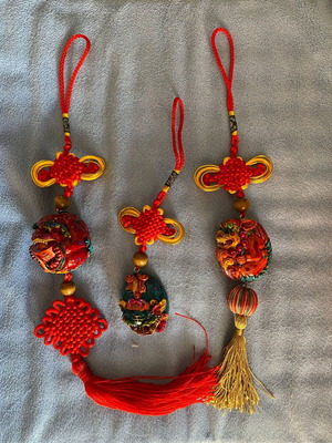 Taiwanese resin wall hangings set of three, new