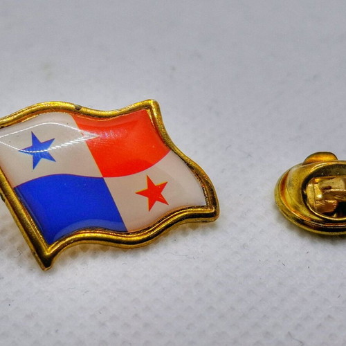 Collectible Panama flag pin like new