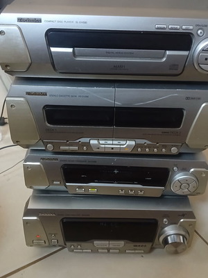 Technics SO EY 590 sound system, set of 4 units without speakers and remote