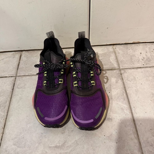 Adidas Boost athletic shoes 37.5 like new, purple