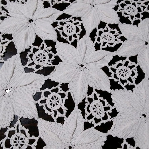 Handmade round crochet doily new with Petalouda No 40 lace thread