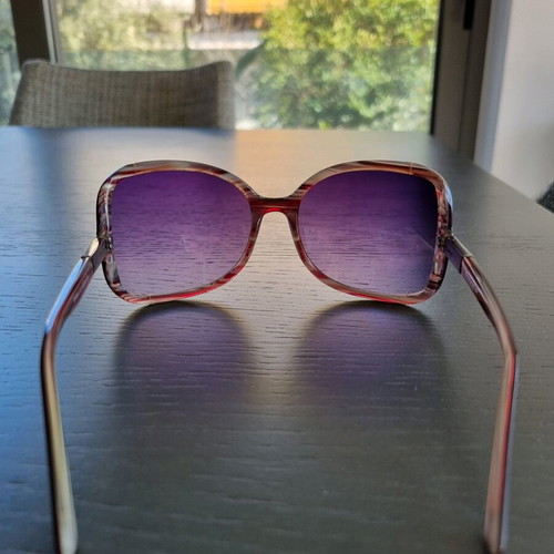 Envy sunglasses like new, burgundy and white