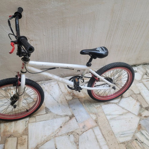Bullet bicycle like new with new tires, white men's BMX