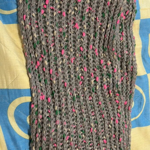 Knitted neck scarf gray pink like new
