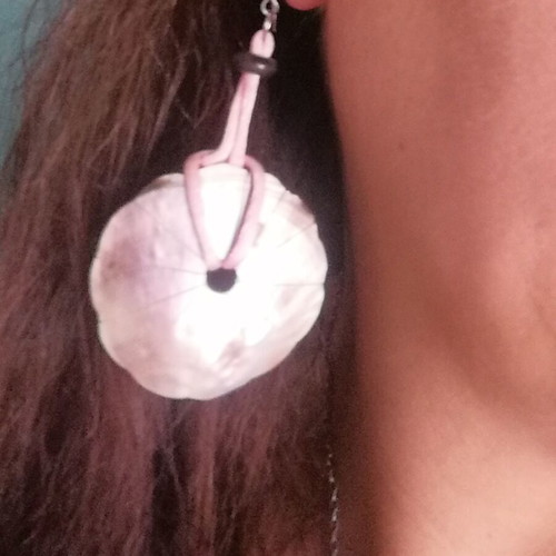 Shell earrings with pink cord new