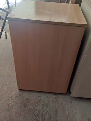 Ντουλάπι νέας κατασκευής με διαστάσεις 50x42x77,5 cm