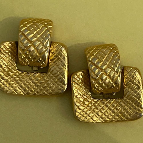 Essex Branded Collectible Clip Earrings New Large Impressive