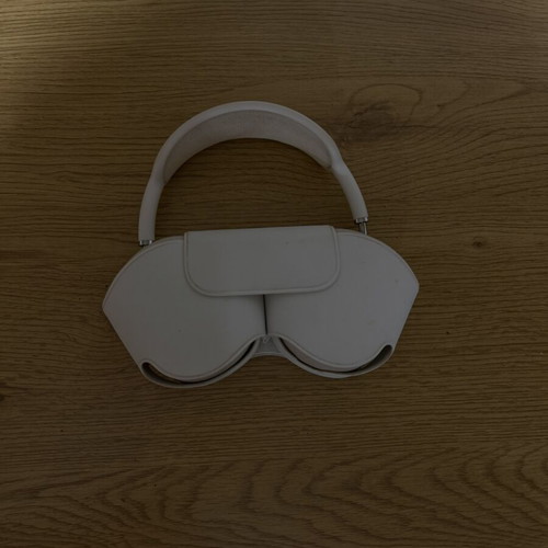 AirPods Max like new with case and charging cable
