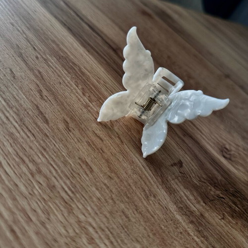 Hair clip butterfly new, white and beige