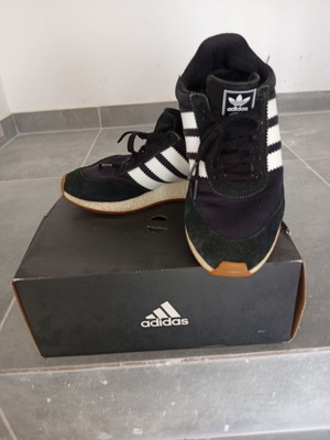 Adidas men's athletic shoes used, size 43.5, black and white