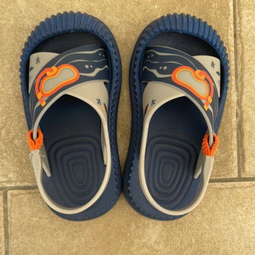 Ipanema beach sandals size 22 like new