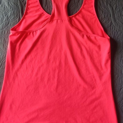 Sleeveless top coral, like new, one size