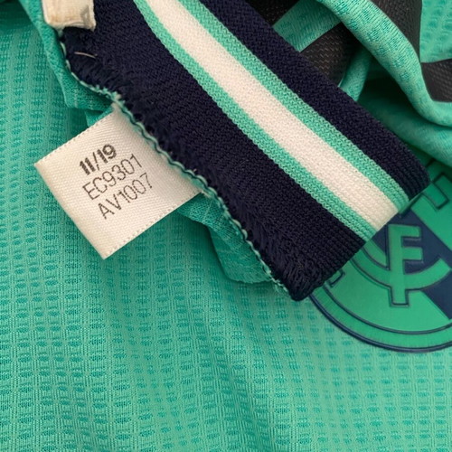 Real Madrid 2019/20 Player Version jersey like new, size M