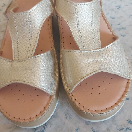 Ovvio Anatomic women's leather sandals size 37 like new, gold