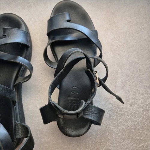Estil leather sandals black like new, size 38