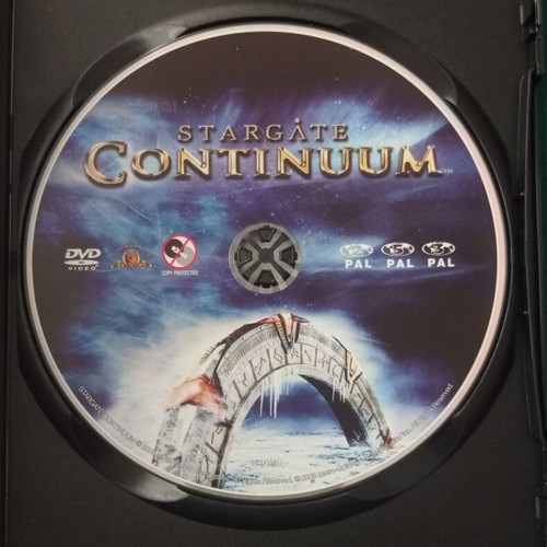 Stargate Continuum DVD like new, sci-fi adventure with subtitles