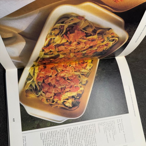 Cookbooks Italian and Chinese cuisine like new