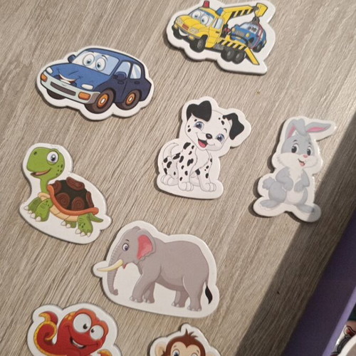 Children's magnets like new, 200+ pieces with animals, cars, letters, numbers