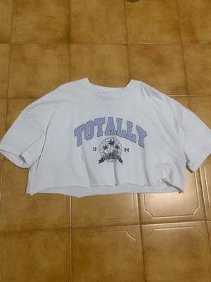 Women's crop top short sleeve shirt like new, white, size S