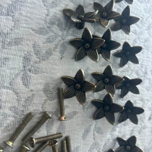 Mini knobs