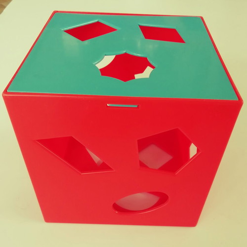 Shape sorting cube toy used, vintage