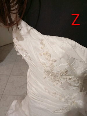 Wedding dress white with embroidered flowers, like new, size S