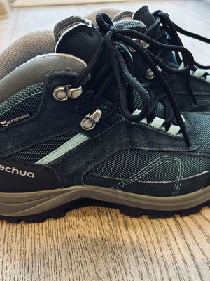 Quechua MH100 Mid Waterproof Hiking Shoes like new, women's