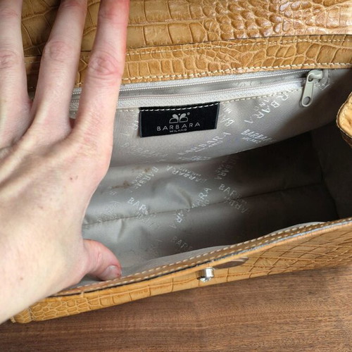 Barbara Milano leather handbag with embossed croco pattern tan like new