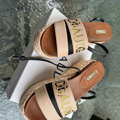 Gaudi women's shoes like new, size 39