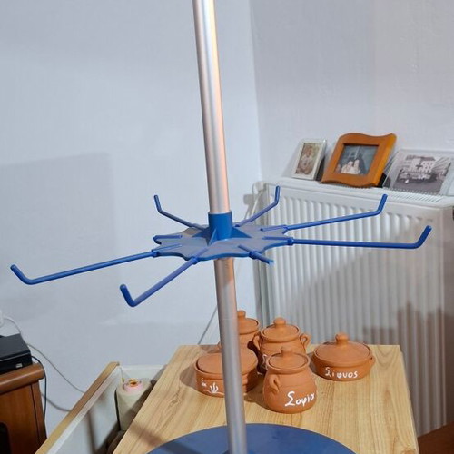 Display stand like new for hanging products