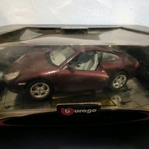 Bburago car size 1:18 new