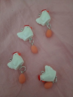 Chicken pendant with egg, fashion accessory