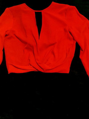 Top H&M κόκκινο σαν καινούργιο με κόμπο και λάστιχο στη μέση