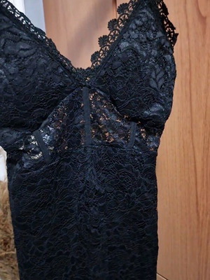 Lace dress like new, black, adjustable straps