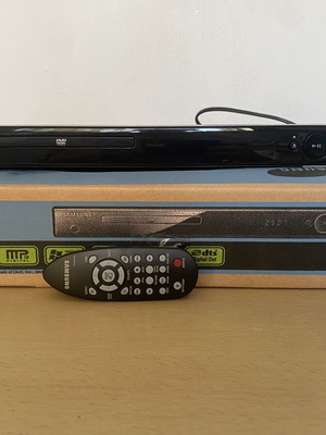 Samsung DVD Player 1080P8 with remote control new