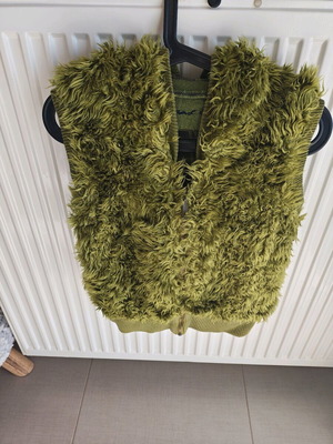 Green sleeveless boucle Staff&Co vest like new with hood