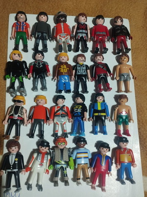 Playmobil figures used, pack of 28 pieces