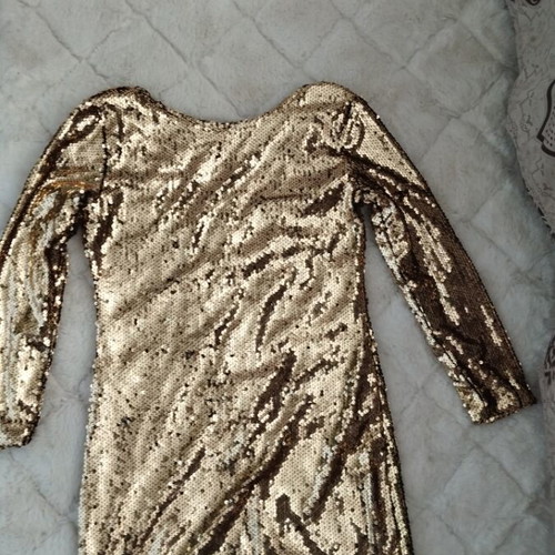 Sequin dress new with slight elasticity and golden sequins