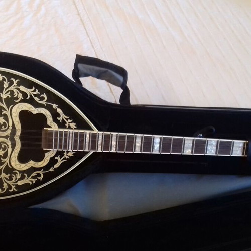 Bouzouki tetrahordo by G. Karellas like new with case and footrest
