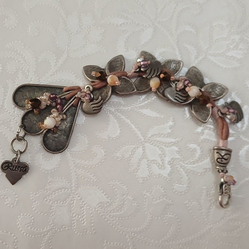 Russa handmade bracelet like new with floral and duck design