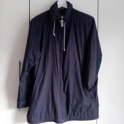 District spring jacket like new, converts to backpack, blue, size L