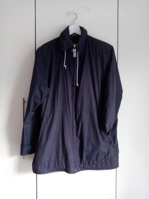 District spring jacket like new, converts to backpack, blue, size L