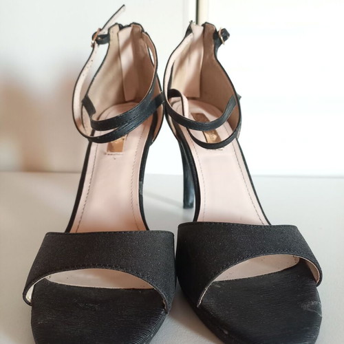 Black stiletto sandals like new, size 38, shiny with rhinestones