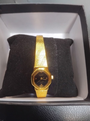 Orient women's wristwatch new gold color