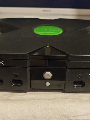 Xbox Original κονσόλα με χαλασμένο τροφοδοτικό