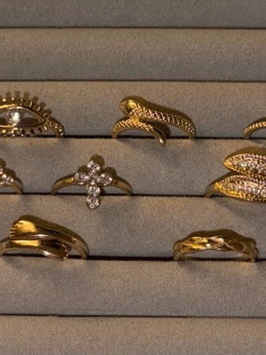 Fashion ring set of 10 gold aesthetic designs like new