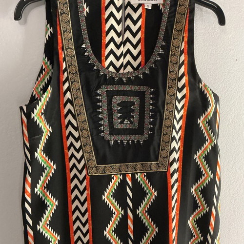 Boho sleeveless top Glamorous size S like new, multicolor