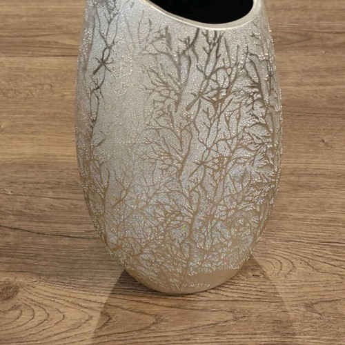 Decorative luxury vase like new with embossed tree design
