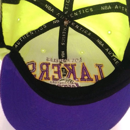 L.A Lakers NBA Hardwood cap like new, official replica